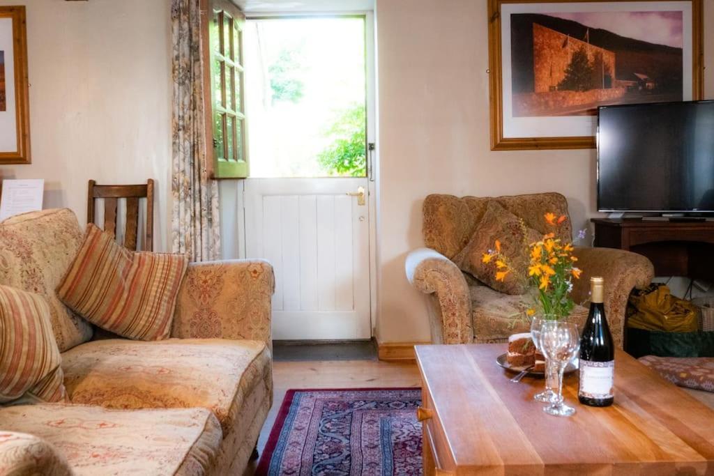 Yr Hen Efail - Old Smithy Villa Tregaron Bagian luar foto