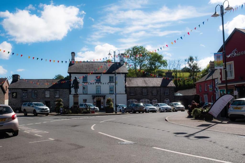 Yr Hen Efail - Old Smithy Villa Tregaron Bagian luar foto